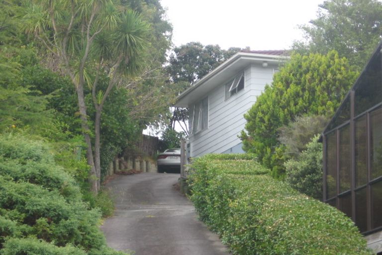 Photo of property in 1/11 Garner Place, Glenfield, Auckland, 0629