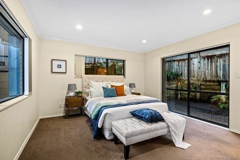 Photo of property in 62a Hogarth Rise, West Harbour, Auckland, 0618