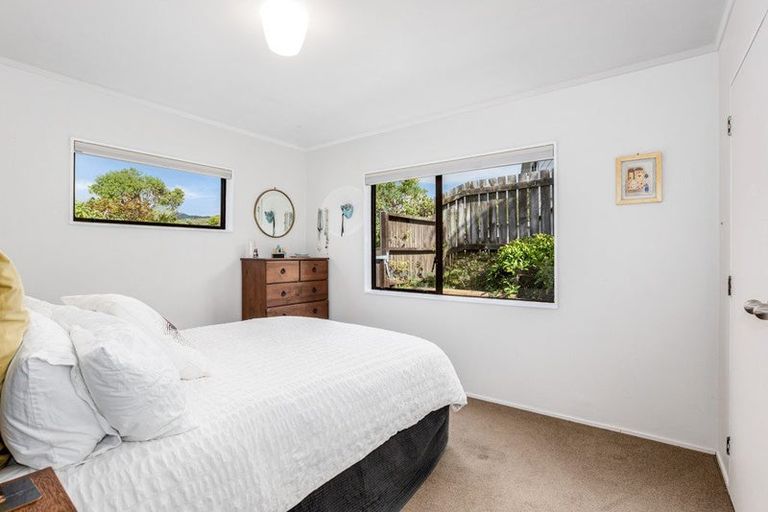 Photo of property in 25 John Witton Drive, Crofton Downs, Wellington, 6035