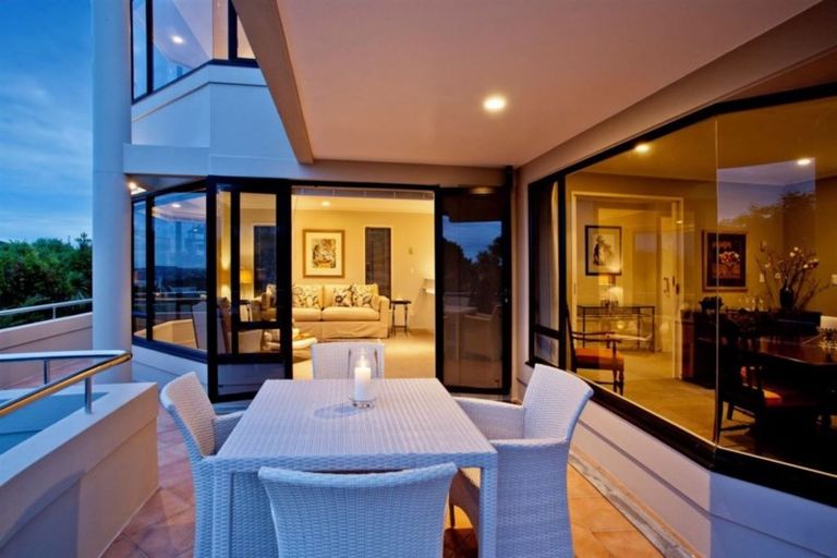 Photo of property in 52 Onetaunga Road, Chatswood, Auckland, 0626