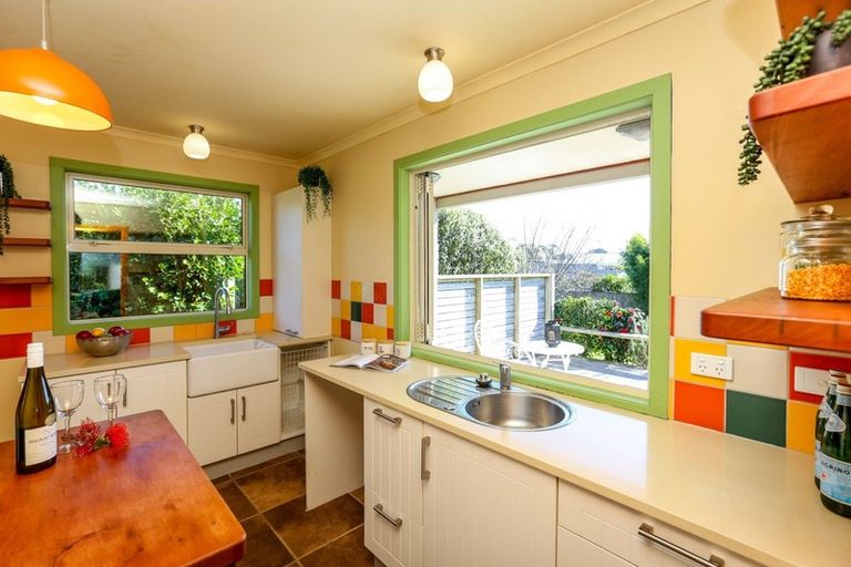 Photo of property in 19 Cumming Street, Okato, 4335