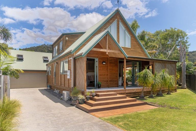 Photo of property in 12 Cathedral Court, Hahei, Whitianga, 3591