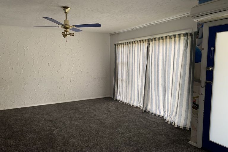 Photo of property in 26 Humphrey Kemp Avenue, Henderson, Auckland, 0612