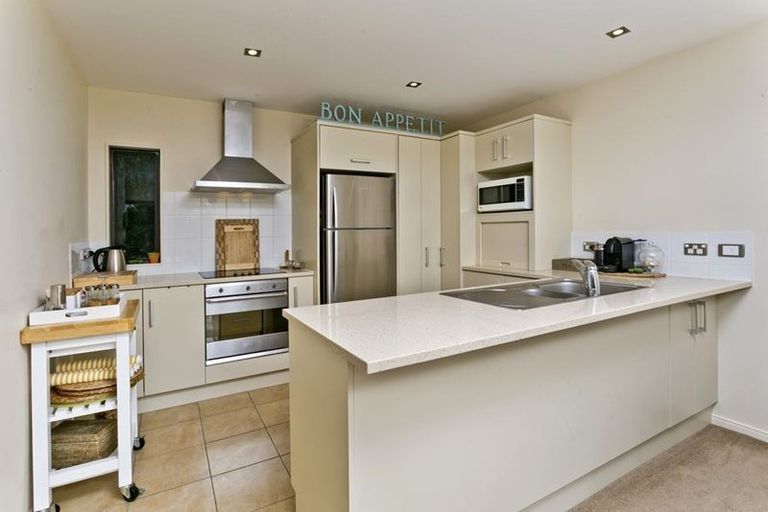 Photo of property in 13/7 The Avenue, Albany, Auckland, 0632