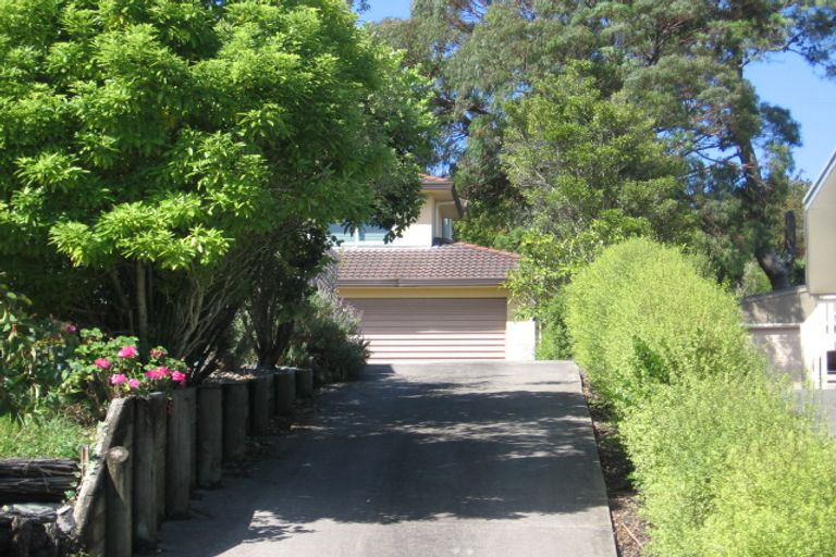 Photo of property in 41 Seaton Road, Murrays Bay, Auckland, 0630