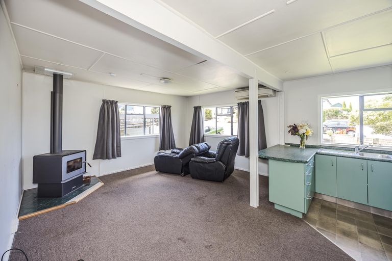 Photo of property in 12 Mersey Street, South Hill, Oamaru, 9400