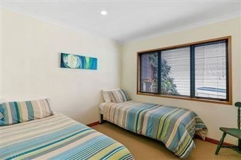 Photo of property in 10 Ocean Parade, Pukerua Bay, 5026