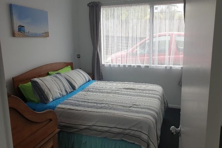 Photo of property in 1/186 East Coast Road, Forrest Hill, Auckland, 0620