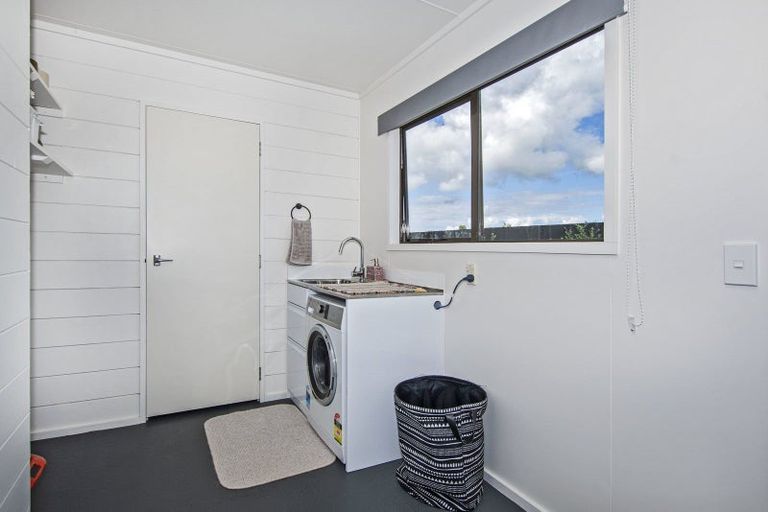 Photo of property in 4 Skelton Crescent, Paparoa, 0571