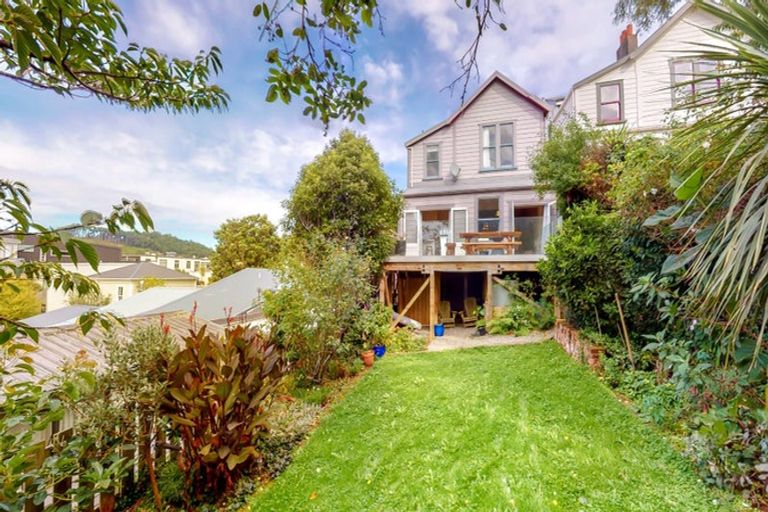 Photo of property in 16 Hall Street, Newtown, Wellington, 6021