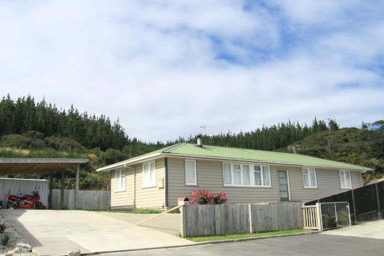 Photo of property in 66 Moeraki Road, Maoribank, Upper Hutt, 5018