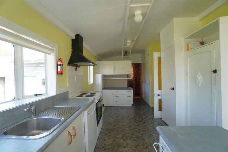 Photo of property in 6 Durham Street, Picton, 7220