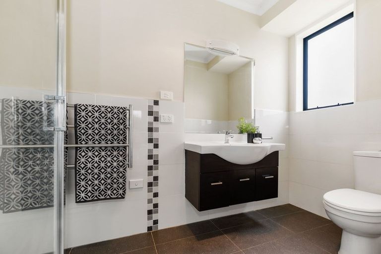 Photo of property in 19 Waiwherowhero Drive, St Andrews, Hamilton, 3200