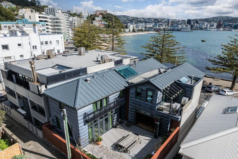 Photo of property in 286 Oriental Parade, Oriental Bay, Wellington, 6011