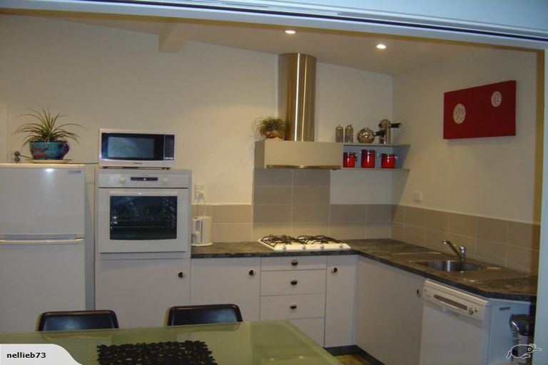 Photo of property in 98 Milton Road, Bluff Hill, Napier, 4110