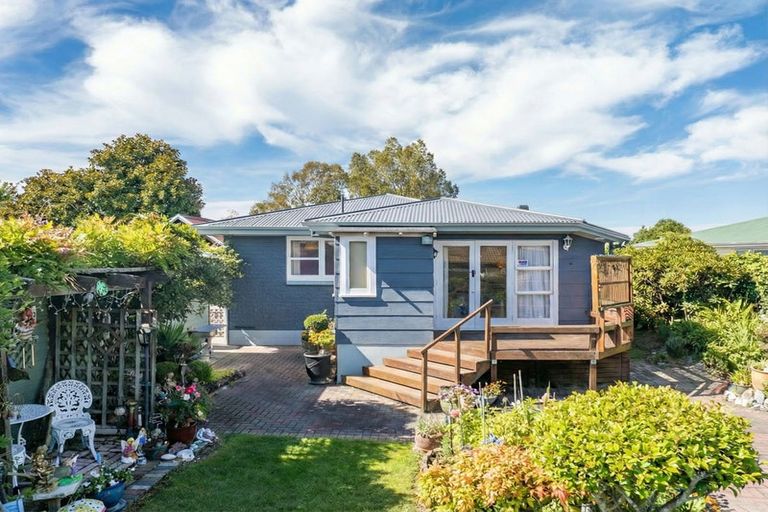 Photo of property in 60 Kawaha Point Road, Kawaha Point, Rotorua, 3010