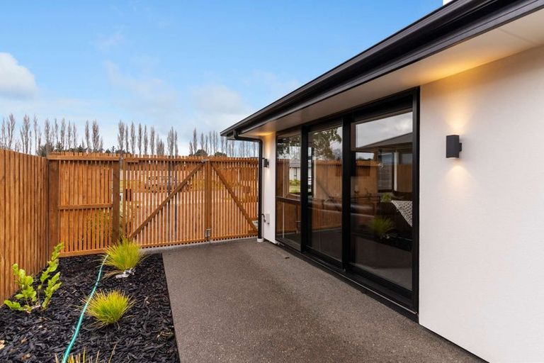 Photo of property in 8 Mcquillan Avenue, Woodend, 7610