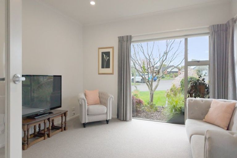 Photo of property in 20 Devoy Drive, Owhata, Rotorua, 3010