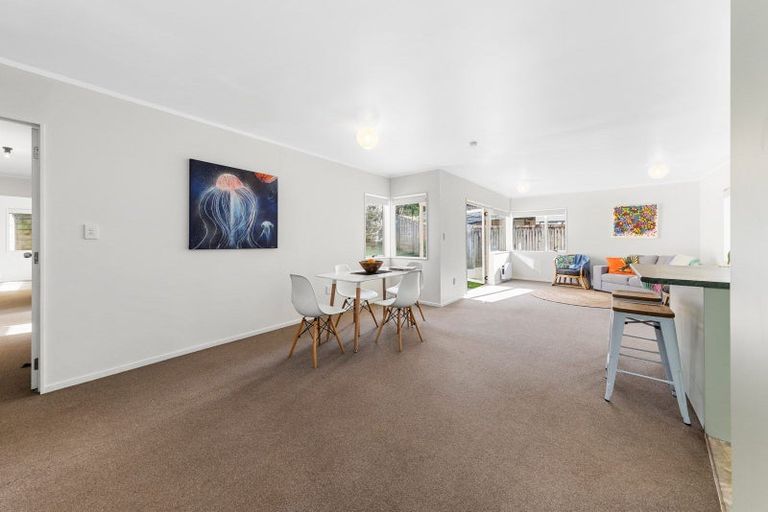 Photo of property in 37 Kona Crescent, Henderson, Auckland, 0610