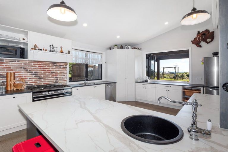 Photo of property in 17 Sarona Park Drive, Omanawa, Tauranga, 3171