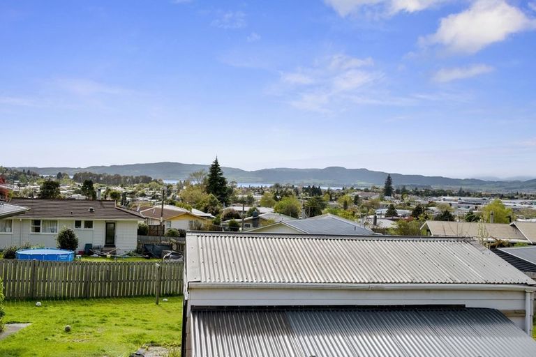 Photo of property in 72 Mallard Drive, Selwyn Heights, Rotorua, 3015