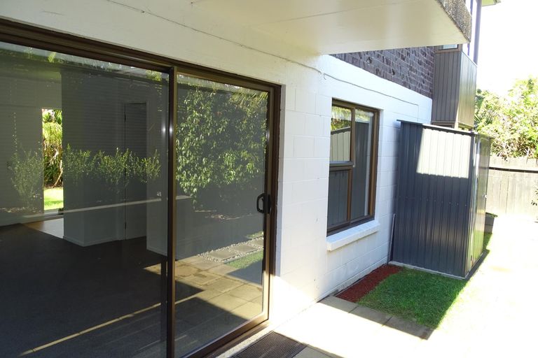 Photo of property in 3/59 Norwood Road, Bayswater, Auckland, 0622