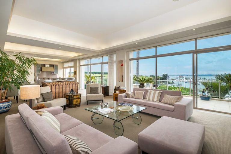 Photo of property in 74 Voyager Drive, Gulf Harbour, Whangaparaoa, 0930