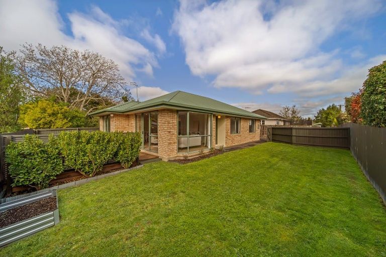 Photo of property in 14a Larch Place, Casebrook, Christchurch, 8051