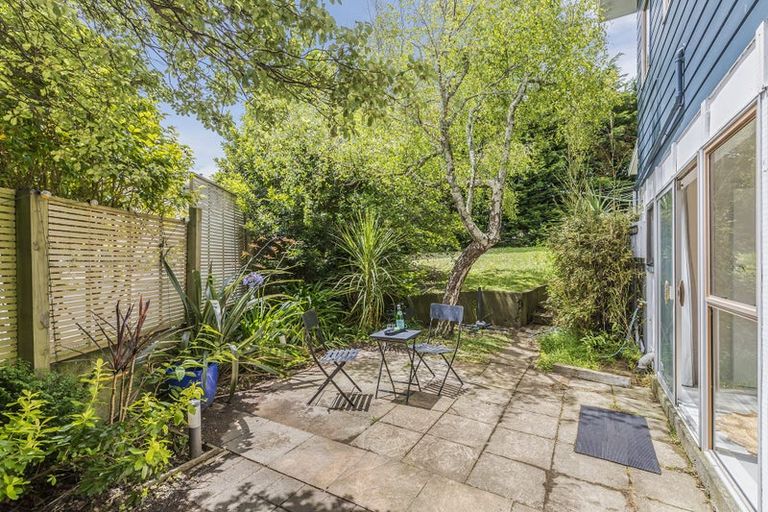 Photo of property in 12 Florio Terrace, Tawa, Wellington, 5028