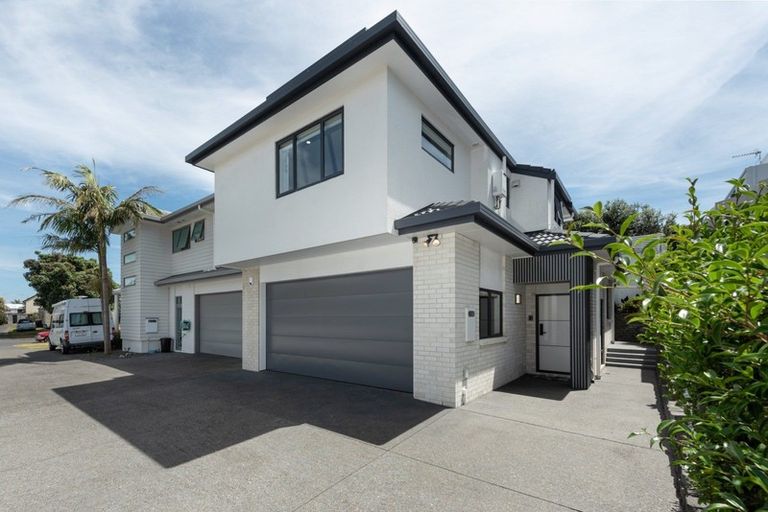 Photo of property in 4b Sunbrae Grove, Mount Maunganui, 3116