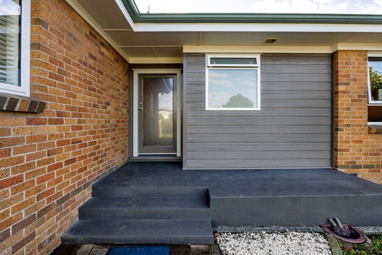 Photo of property in 32 Sandwich Road, St Andrews, Hamilton, 3200