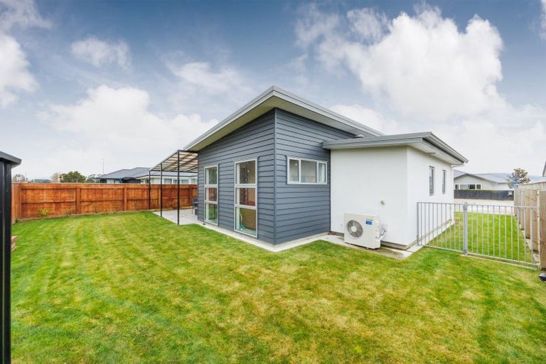 Photo of property in 12 Ivy Lane, Kelvin Grove, Palmerston North, 4414