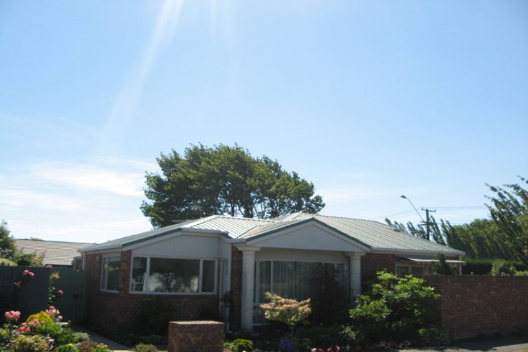 Photo of property in 1/2 Brookford Place, Westmorland, Christchurch, 8025