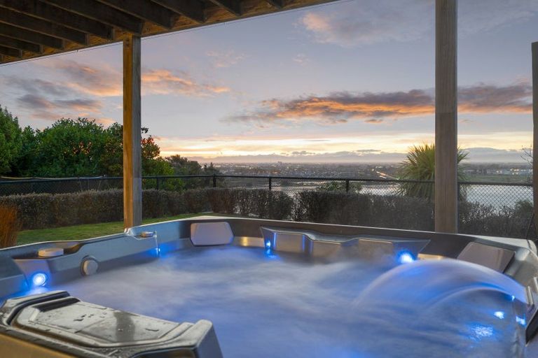 Photo of property in 12 Marama Crescent, Mount Pleasant, Christchurch, 8081