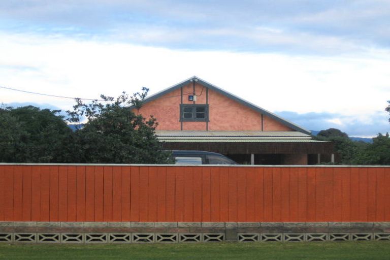 Photo of property in 84 Moana Street, Otaki Beach, Otaki, 5512