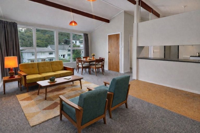 Photo of property in 32 Ngaio Road, Kelburn, Wellington, 6012