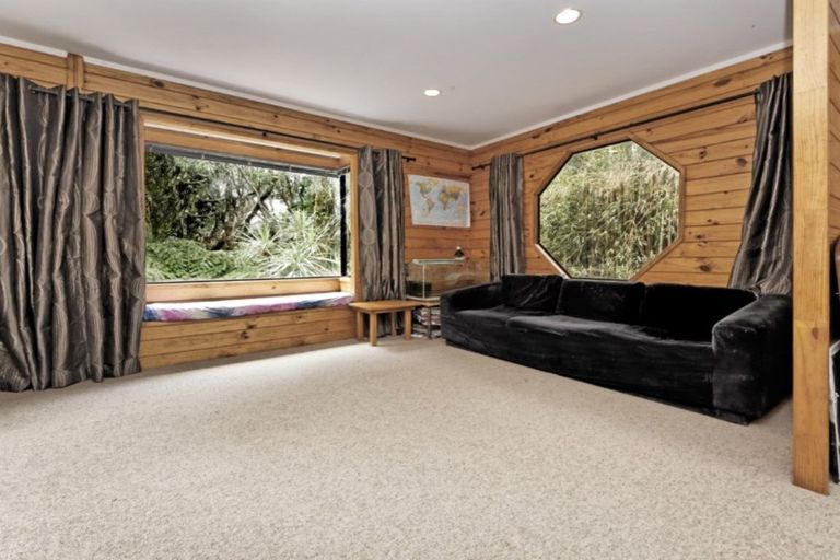 Photo of property in 130 Victory Road, Laingholm, Auckland, 0604