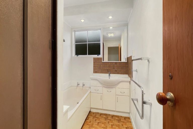 Photo of property in 1/65 Titirangi Road, New Lynn, Auckland, 0600