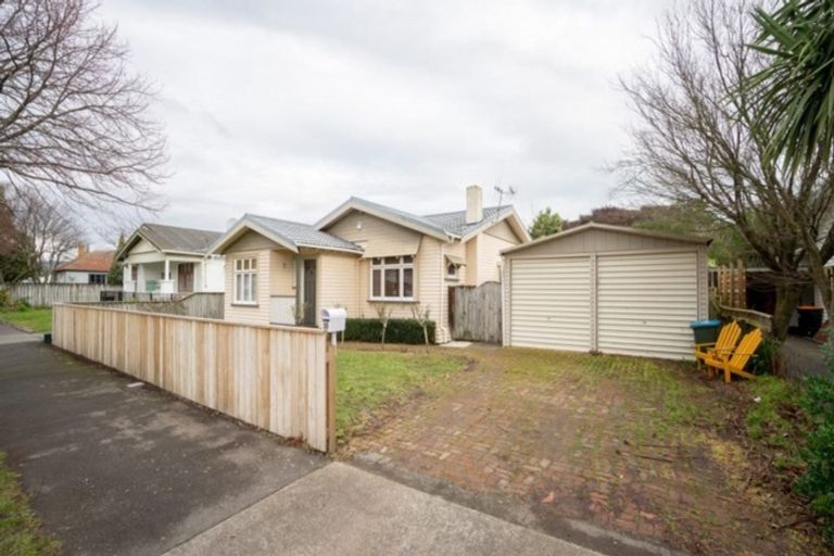 Photo of property in 20 South Street, West End, Palmerston North, 4410