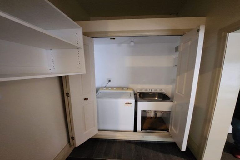 Photo of property in 43 Patanga Crescent, Thorndon, Wellington, 6011