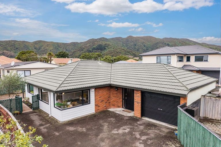 Photo of property in 2/25 Vincent Street, Waterloo, Lower Hutt, 5011