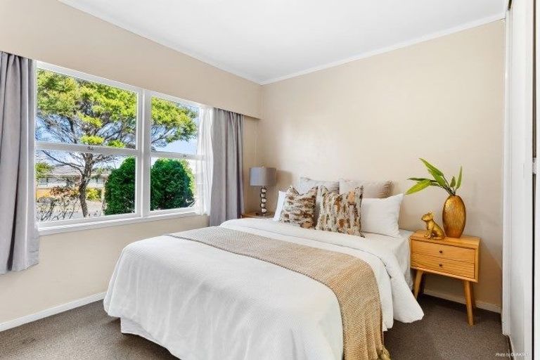 Photo of property in 7 Chelsea View Drive, Chatswood, Auckland, 0626