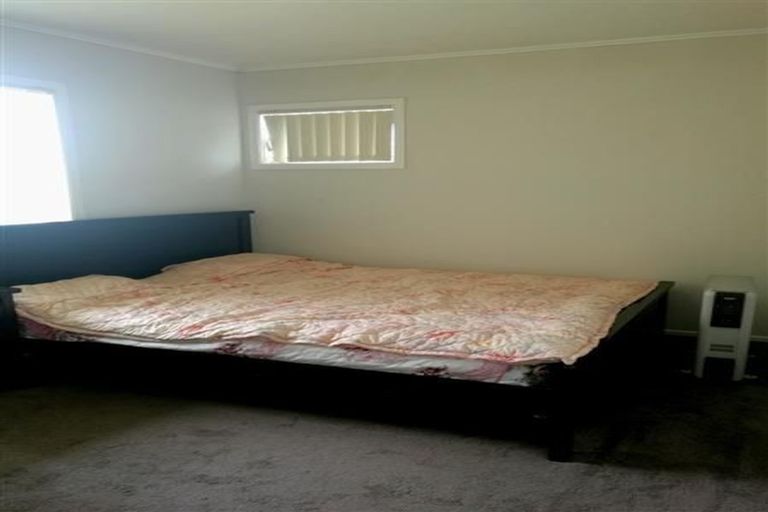 Photo of property in 1/11 Strid Road, Te Atatu South, Auckland, 0610