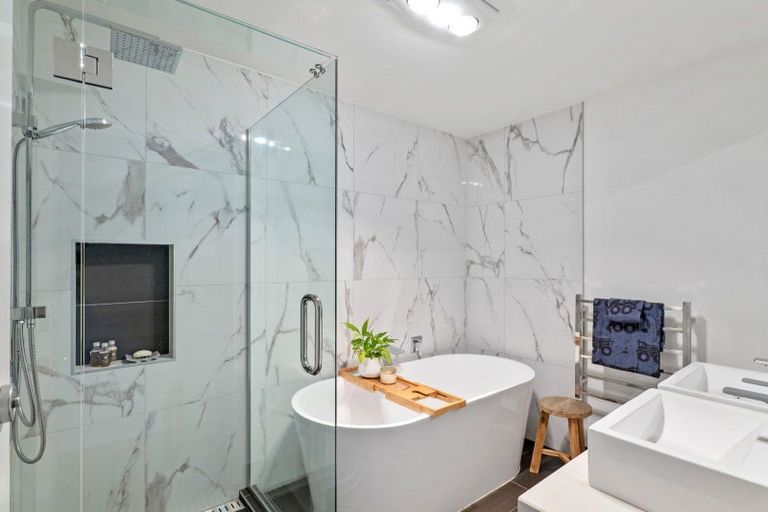 Photo of property in 40 Pitcairn Crescent, Bryndwr, Christchurch, 8053