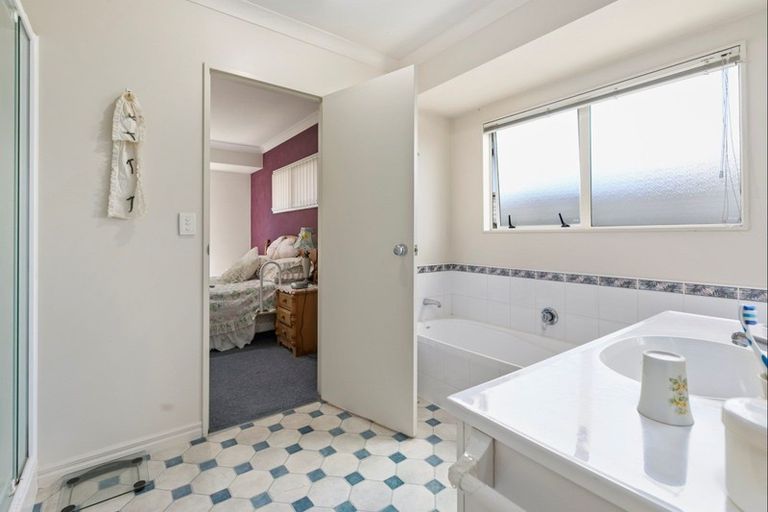 Photo of property in 8 Abbey Way, Judea, Tauranga, 3110