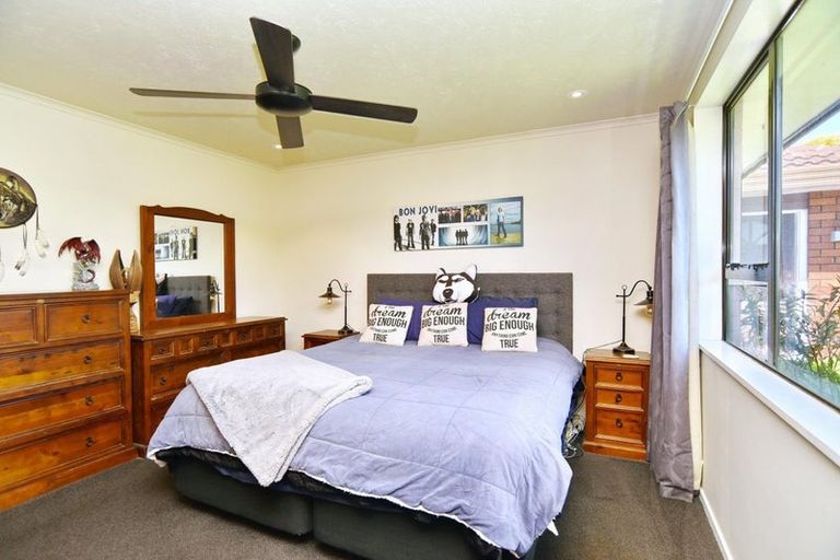 Photo of property in 11 Ludlow Place, Parklands, Christchurch, 8083