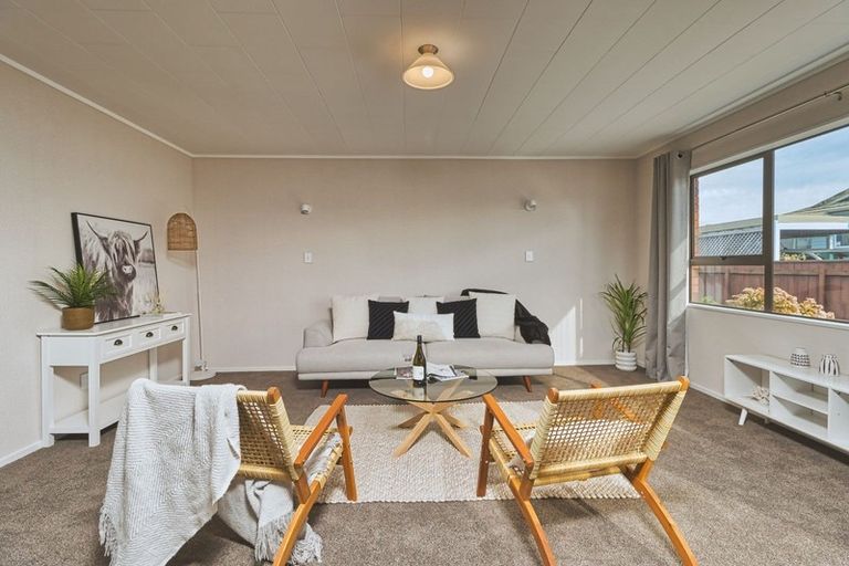 Photo of property in 1/12 Avenue Road, Greenmeadows, Napier, 4112