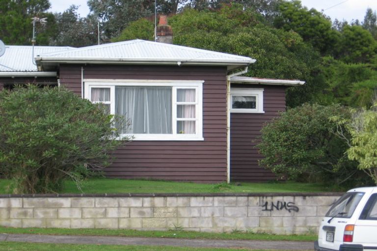 Photo of property in 716 Swanson Road, Swanson, Auckland, 0612
