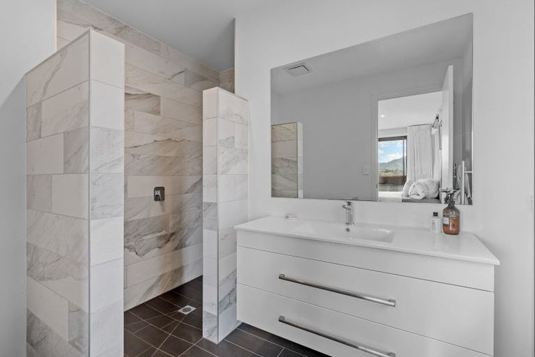 Photo of property in 16 Tamahunga Drive, Matakana, Warkworth, 0985