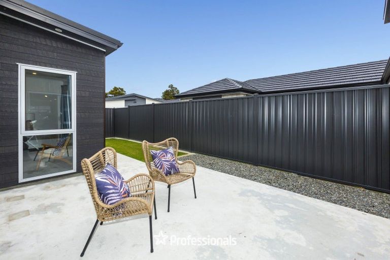 Photo of property in 11 Te Kaeaea Crescent, Wallaceville, Upper Hutt, 5018